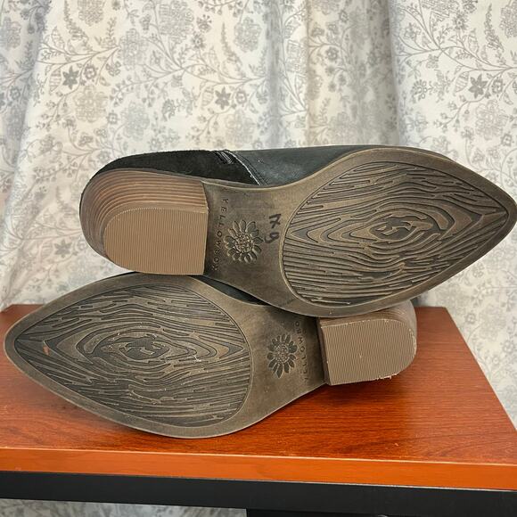 Yellow Box Dannika Black Leather Suede Booties Size 7M Western Ankle Boots - Picture 12 of 12